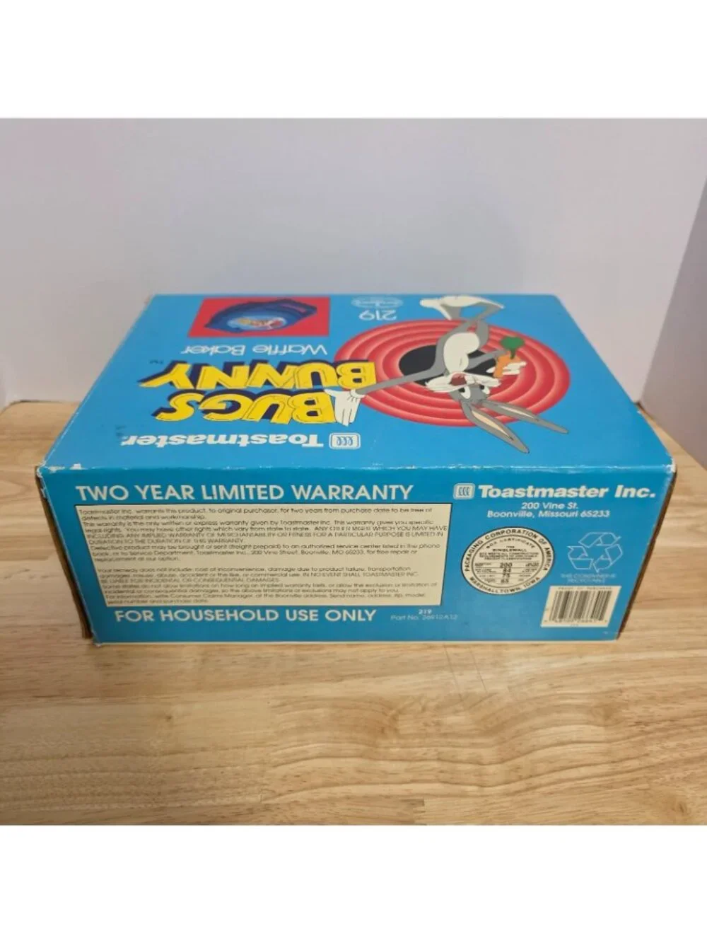 Vintage 1991 Toastmaster Bugs Bunny Waffle Baker Looney Tunes Maker w/ Box